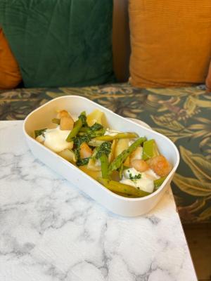 Conchiglionis farcies aux pétoncles / jus de coquillages / ail & persil / asperges