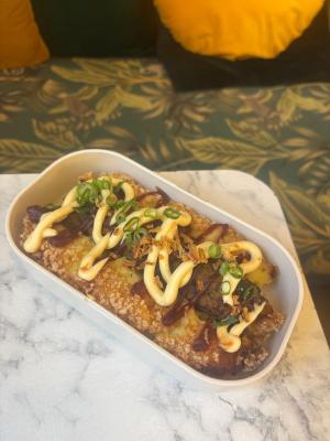 Comme un hot dog PDT / saucisse végétarienne / gouda / BBQ