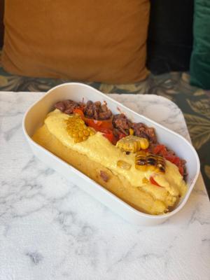 Chili végétarien / pain de maïs / poivrons / crème de maïs