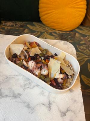 Poulpe / risotto de fregola aux olives noires / poivron / câpres & citron